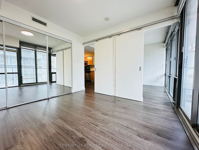 710 - 37 Grosvenor St, Condo with 2 bedrooms, 1 bathrooms and null parking in Toronto ON | Image 12