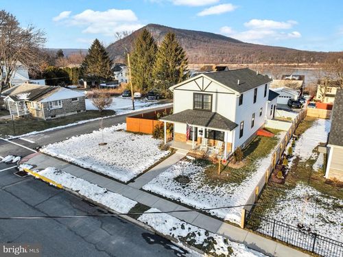 515 Maple Ave, MARYSVILLE, PA, 17053-1612 | Card Image