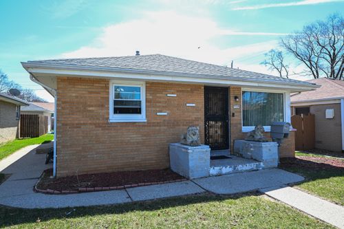 7509 W Carmen Ave, Milwaukee, WI, 53218-2241 | Card Image