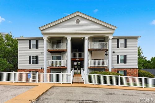 e-12401 Somerset Place Dr, Saint Louis, MO, 63128-2239 | Card Image