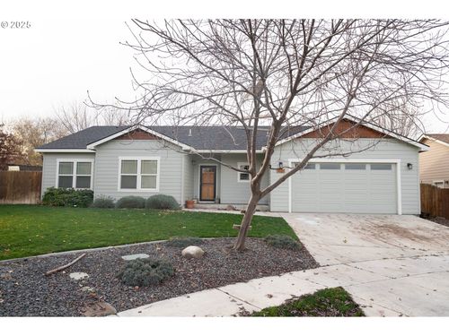1031 Sw Olive Ct, Hermiston, OR, 97838-7487 | Card Image
