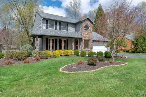 101 Bent Tree Ln, Baldwinsville, NY, 13027-3392 | Card Image