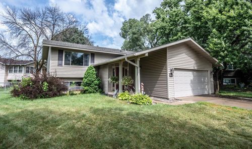 8233 Georgia Ct N, Brooklyn Park, MN, 55445-2531 | Card Image