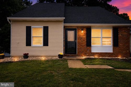 325 Double Eagle Dr, LINTHICUM HEIGHTS, MD, 21090-2729 | Card Image