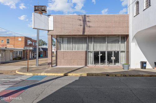 103 E Bellevue St, Opelousas, LA, 70570-5249 | Card Image