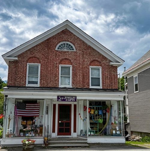 34 School St, Chester, VT, 05143-9243 | Card Image