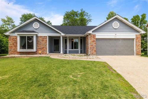 644 Bugle Run Dr, Florissant, MO, 63034-2068 | Card Image