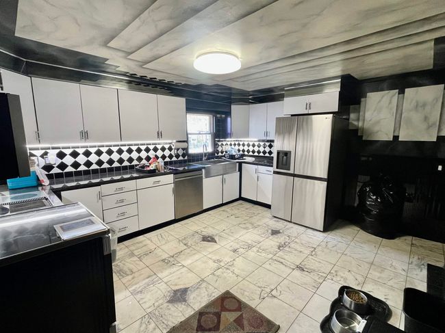 435 Spruce St, House other with 3 bedrooms, 2 bathrooms and null parking in Manchester NH | Image 4