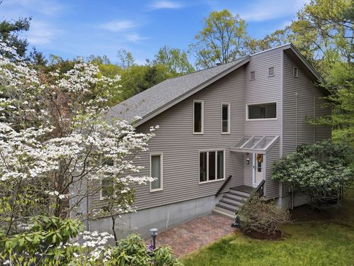 202 Hampton Rd, Sharon, MA, 02067-3011 | Card Image