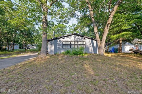 5578 Alvin Rd, Oscoda, MI, 48750-9206 | Card Image