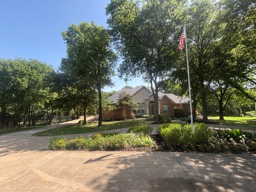 2643 Creekwood Dr, Cedar Hill, TX, 75104-6939 | Card Image