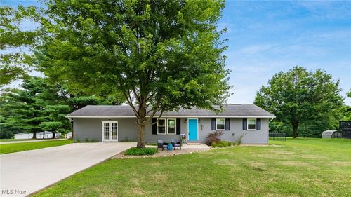 5470 Airwood Dr, Zanesville, OH, 43701-8922 | Card Image