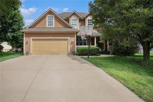4407 Sw Briarbrook Dr, Lee's Summit, MO, 64082-4823 | Card Image