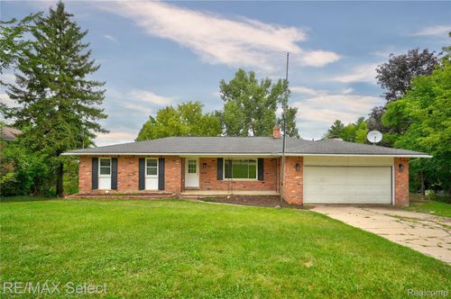11476 Delmar Dr, Fenton, MI, 48430-9018 | Card Image