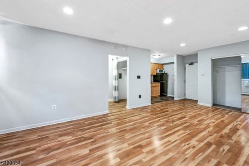 37 Hill St, Morristown, NJ, 07960-5354 | Card Image
