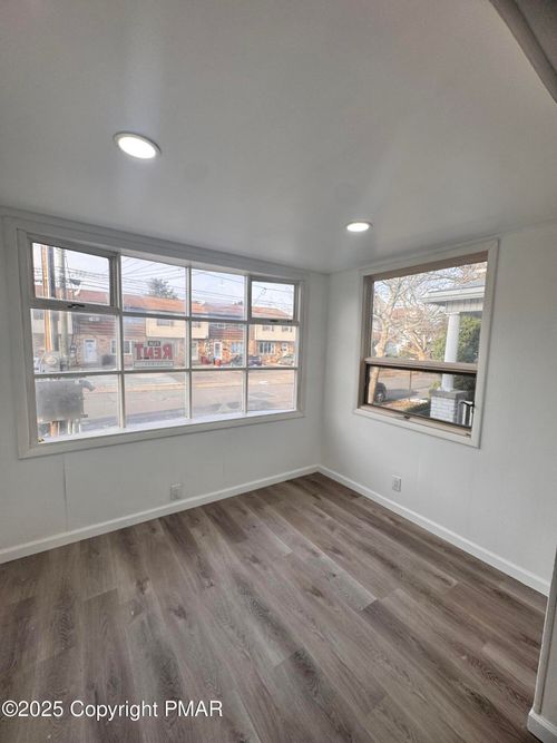 75 N Welles Ave, Kingston, PA, 18704-5105 | Card Image