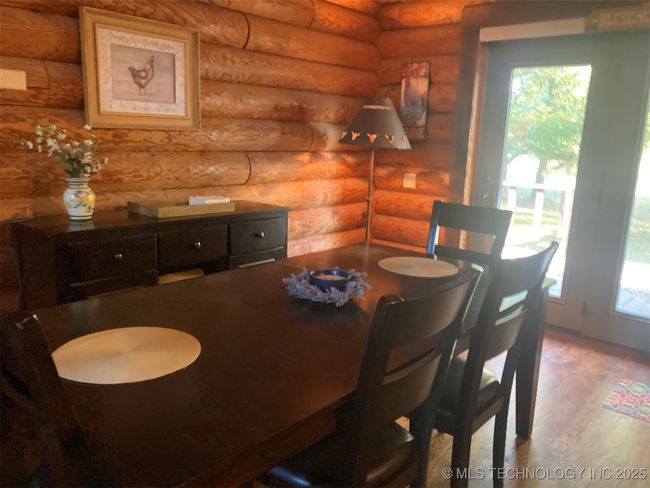 Dining | Image 10
