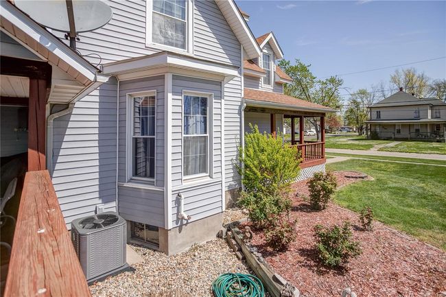 708 N Giddings Ave, House other with 3 bedrooms, 2 bathrooms and 2 parking in Jerseyville IL | Image 57