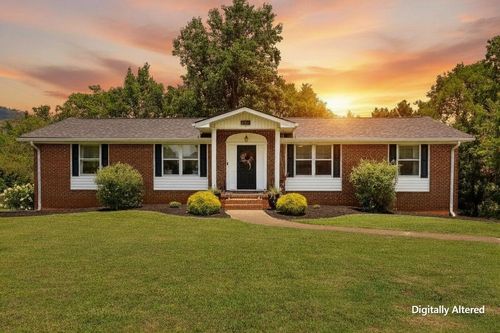627 Valley Bridge Rd, Chattanooga, TN, 37415-3916 | Card Image