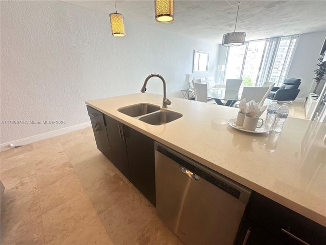 APT-5Y - 3801 S Ocean Dr, Condo with 1 bedrooms, 1 bathrooms and null parking in Hollywood FL | Image 7