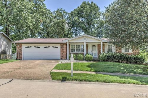 2632 Causeway Dr, Saint Louis, MO, 63125-3815 | Card Image