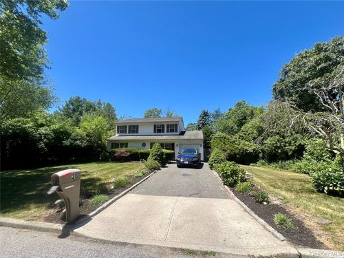 2 Peters Lane, Brookhaven, NY, 11776 | Card Image