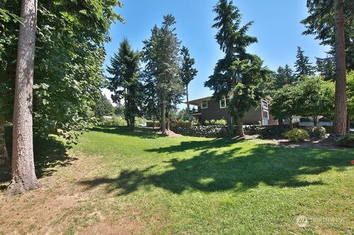 6329 Sahalee Ct, Clinton, WA, 98236-9125 | Card Image