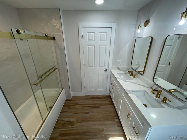 985 W Hazelhurst St, House other with 3 bedrooms, 3 bathrooms and null parking in Ferndale MI | Image 17