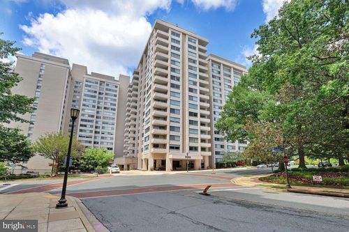 1912n-5500 Friendship Blvd, CHEVY CHASE, MD, 20815-7271 | Card Image