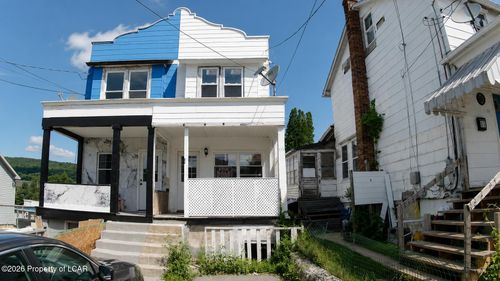 11 E Ruddle St, Coaldale, PA, 18218-1206 | Card Image