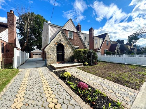 115 219th St, Cambria Heights, NY, 11411-1140 | Card Image