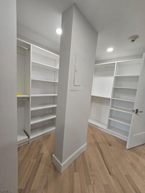 apt-6iw-2 Claridge Dr, Verona, NJ, 07044-5039 | Card Image
