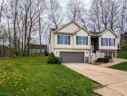 1154 Eaton Dr, Akron, OH, 44312-4094 | Card Image