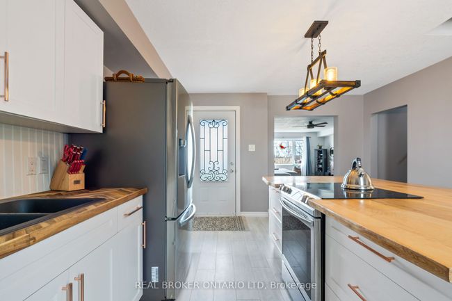 4196 Walkers Dr, House other with 3 bedrooms, 2 bathrooms and 6 parking in Glencoe ON | Image 8