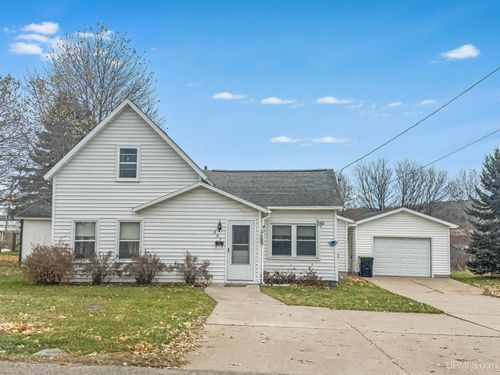 805 N Kimberly Avenue, Iron Mountain, MI, 49801 | Card Image