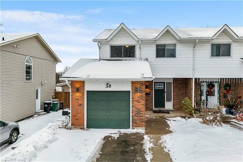 38 Hillbrook Cres, Kitchener, ON, N2N1J5 | Card Image