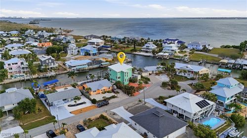 2300 Sycamore St, ST. JAMES CITY, FL, 33956-2067 | Card Image