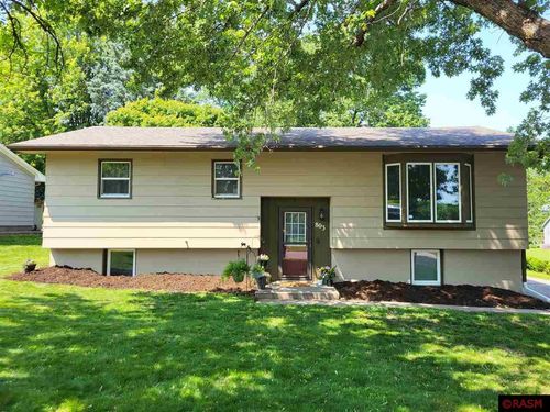 803 W Traverse Rd, Saint Peter, MN, 56082-1161 | Card Image