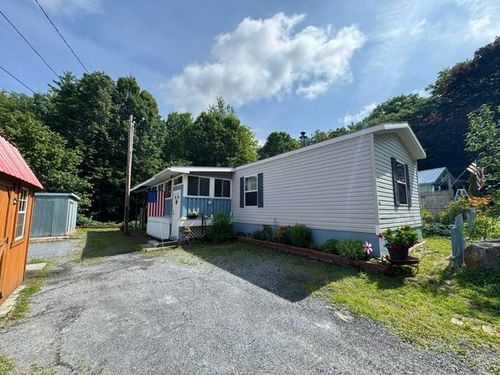 60 Tori Ln, Bennington, VT, 05201-8913 | Card Image