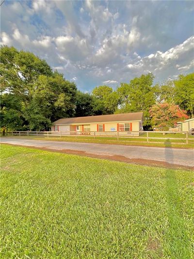 842 S Bayou Des Glaises Road, House other with 3 bedrooms, 2 bathrooms and null parking in Moreauville LA | Image 2