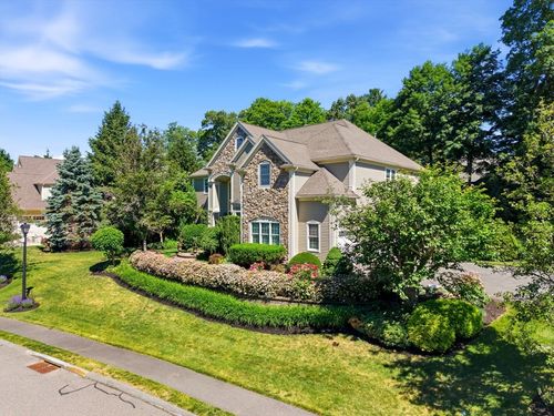 4 Shipley Ct, Middleton, MA, 01949-1825 | Card Image