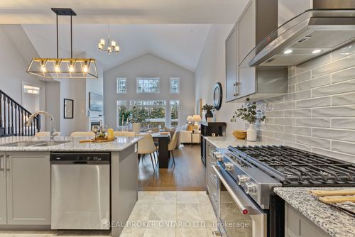 6 Howard Williams Crt, Uxbridge, ON, L9P0R2 | Card Image