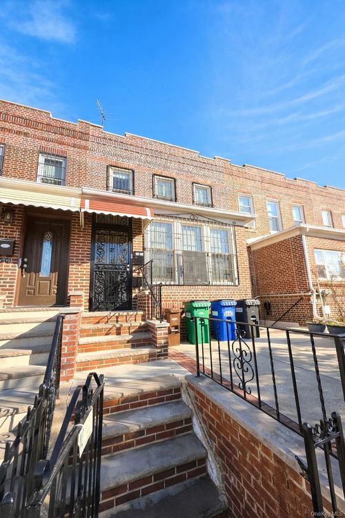 35-03 24th Ave, Astoria, NY, 11103-4405 | Card Image