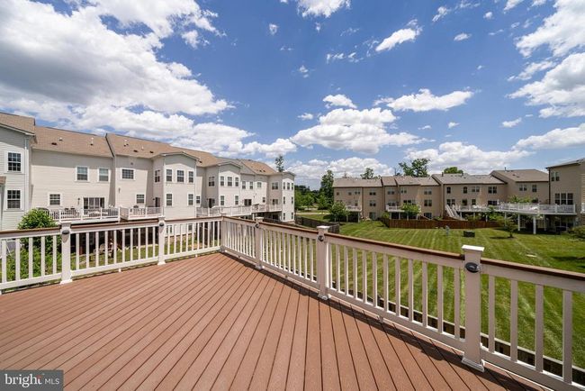 23314 Tradewind Dr, Townhouse with 3 bedrooms, 4 bathrooms and null parking in BRAMBLETON VA | Image 46