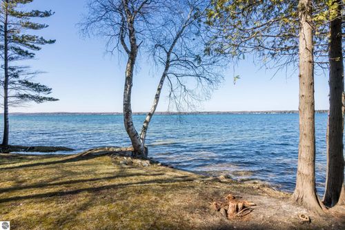 3037 Willow St, Central Lake, MI, 49622-9709 | Card Image