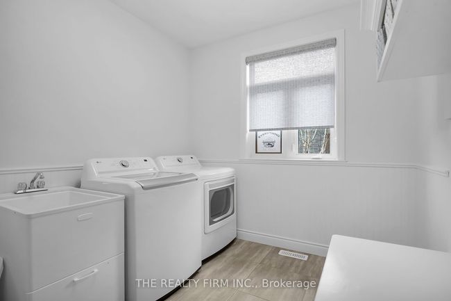15 Mayapple Cres, House other with 5 bedrooms, 3 bathrooms and 4 parking in Ilderton ON | Image 20