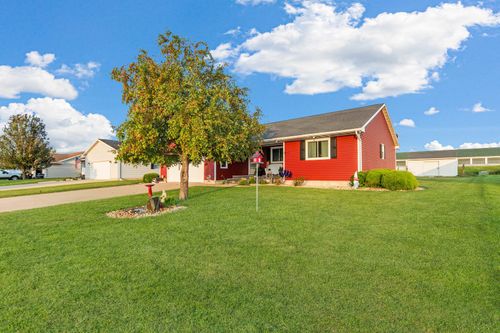 4 Prairieview, Wenona, IL, 61377-9325 | Card Image