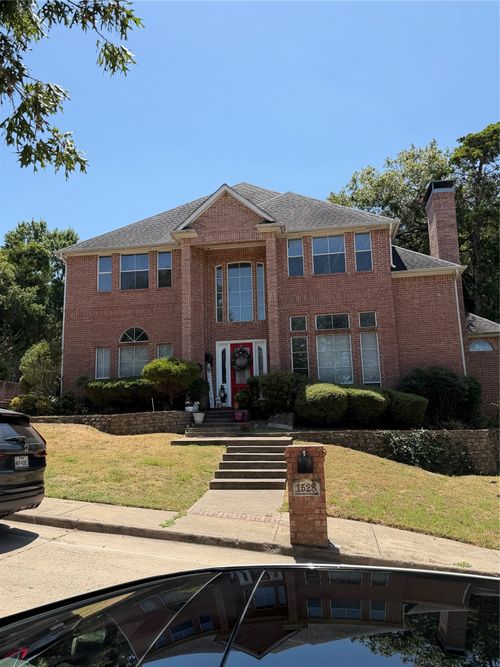 1528 Registry Dr, Desoto, TX, 75115-7800 | Card Image
