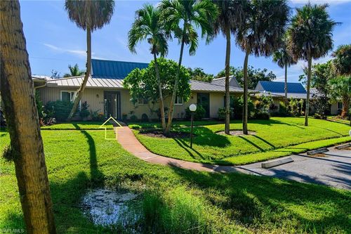c115-900 Henderson Creek Dr, Naples, FL, 34114-8123 | Card Image