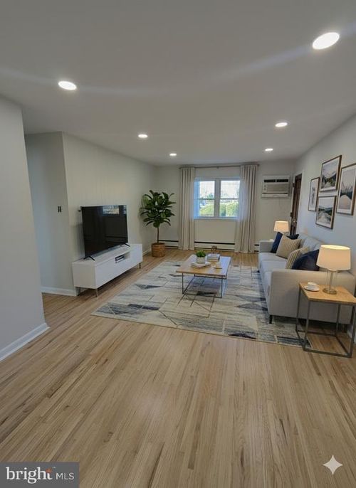 500 N York Rd, HATBORO, PA, 19040-2106 | Card Image